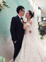 -艾米丽婚纱礼服