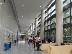-上海跨国采购会展中心