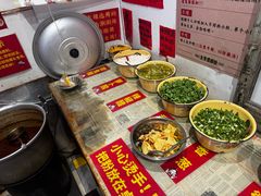 -柳州肥姨妈大骨螺蛳粉(万达中心店)