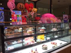 面包甜点陈列柜-巴黎贝甜(龙之梦购物中心虹口店)