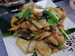 腊肉炒豆丝-小民大排档(光谷店)