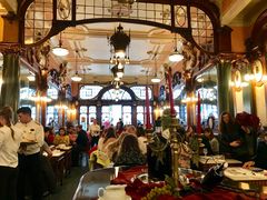 -Majestic Café