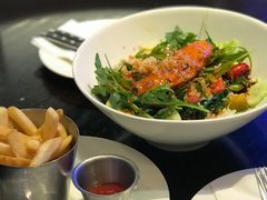 煎三文鱼西柚藜麦沙拉-bluefrog蓝蛙(皇庭广场店)