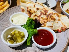 鸭肉饼配色拉-Money Shops(愚园路店)