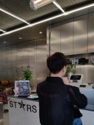 -侨治发型
