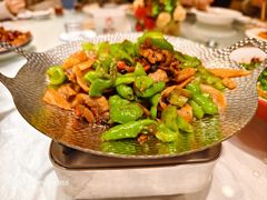 辣椒炒肉-鑫巴蜀小镇 · 水煮鱼专研店(玉桥店)