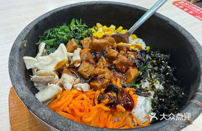Signature Pork Belly Stone Pot Rice