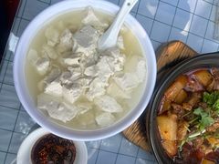 -土砂锅生态山庄·非遗砂锅雅鱼