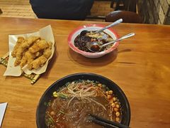-爆炸头阿姨小四川正宗川味小吃(无任何分店)