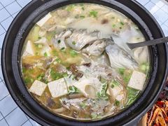 -土砂锅生态山庄·非遗砂锅雅鱼