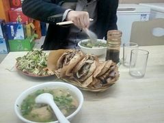 -洪峰浩老北京烧饼夹肉(角门路店)