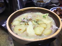 肉汁煨土豆-辣得叫湘菜(观海卫店)