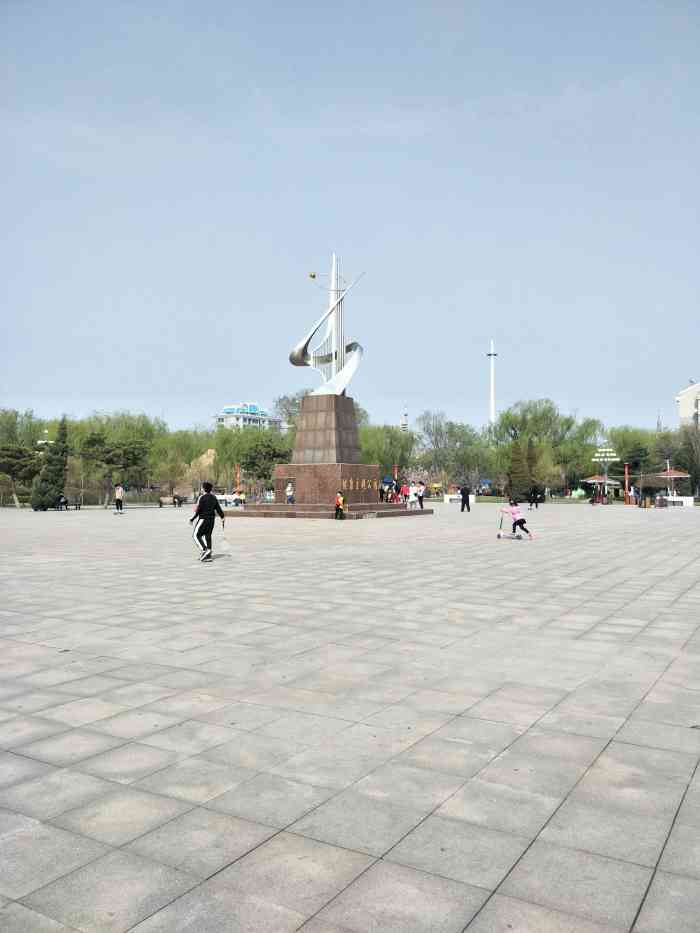 萧军公园-"带着孩子回老公的老家休假.在家实在呆不住.