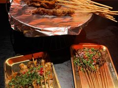 -何师烧烤Pro ·江湖川菜·小龙虾·精酿啤酒(太古里旗舰店)