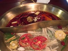 -重庆爽翻天老火锅(临平万达广场店)