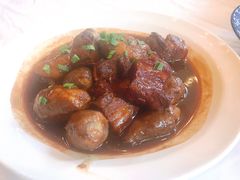 芋头烧肉-鸿运酒楼