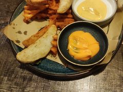 -HIGH FIVE哈福手工汉堡(桂林路店)