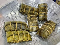 -黄利砖万峰林布依特色酸笋牛肉馆