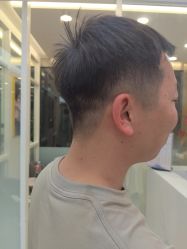 -首脑美发沙龙