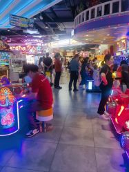 -LuckyStar幸运星家庭娱乐中心(东莞国贸店)