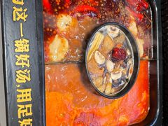 -老牌坊云南鱼豆花火锅(哈西万达店)