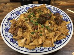 -壹阁胡羊焖饼(特色小吃街店)