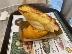 招牌黄油蒜香法包-棒梗儿·越南简餐(晋江店)