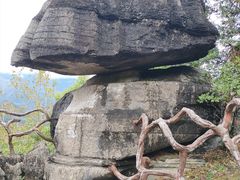 -梭布垭石林景区