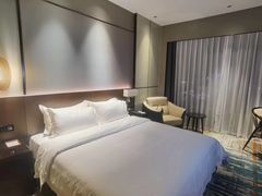 -广州英豪斯酒店(番禺政务中心傍江地铁站店)