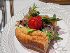 低温慢烤牛肉大列巴-MIO弥欧洋房西餐厅(中央大街店)