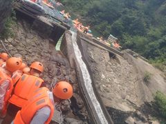 -安吉龙王山峡谷漂流