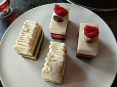 -星河吉酒店-BOND大堂吧·咖啡·简餐