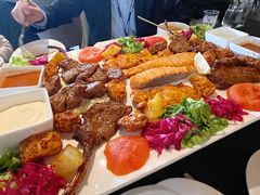 碎牛肉饼烤肉拼盘-Efes Turkish & Mediterranean Cuisine 艾菲斯餐厅(陆家嘴店)