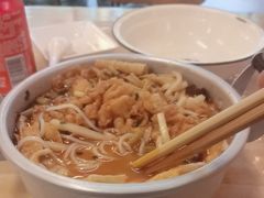 -丽丽三鲜螺蛳粉(田林路店)