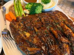 -Chom Cafe and Restaurant