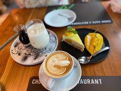 -Chom Cafe and Restaurant