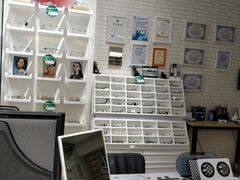 -诺柯视眼镜-蔡司依视路官方工厂店(淞南一店)