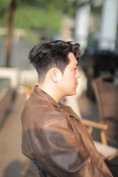 -一家只做男发烫染的店
