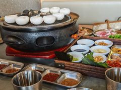 -围炉肉舍•炭烤活鳗•丹东海鲜烤肉(步行街店)