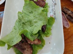 -哈尔滨小酒馆·鲜肉现穿自助烧烤(康新花园店)
