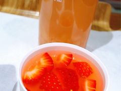 桃桃莓莓茶饮品-巴黎贝甜(五月花广场店)