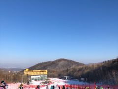 -亚布力新体委滑雪场