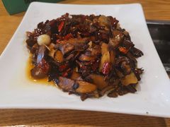-菌海森林·非遗野生菌火锅(西山区滇池路摩根道店)