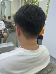 -首脑美发沙龙