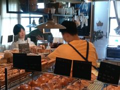 面包甜点陈列柜-仙峰天然面包(迎宾路店)
