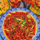连尖椒都可以直接下饭，太巴适了～秘制酱牛骨