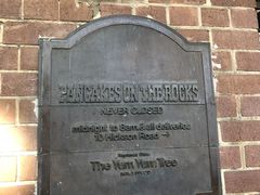 -Pancakes on the rocks(Darling Harbour)