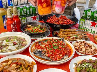 周围都是霓虹灯 氛围感十足