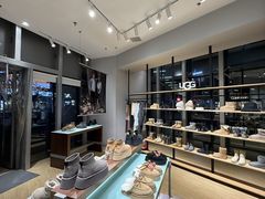 -百年港湾奥特莱斯(香炉礁店)