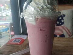 草莓冰乐-ELEVEN COFFEE(哈西万达广场店)